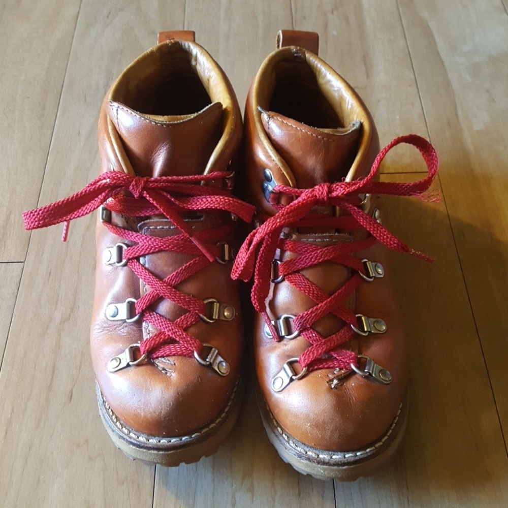 Sturdy Vintage Brown Leather Hiking Boots